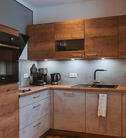 Отель Ferienweingut Serwaziwein