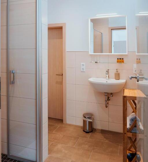 Отель Ferienweingut Serwaziwein