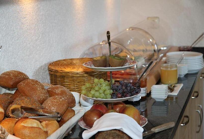 Отель Ferienweingut Serwaziwein