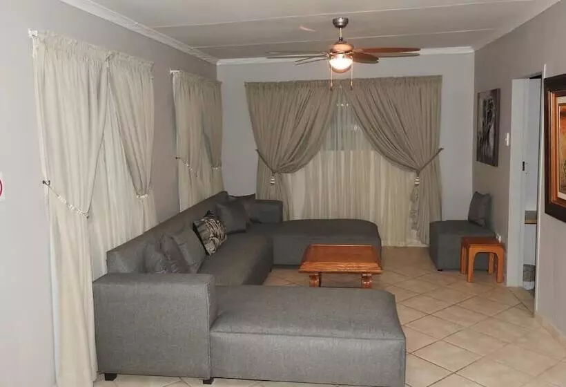 ホテル Marulani Bush Lodge