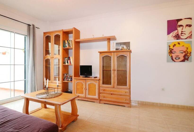 1147 Apartment Alazan