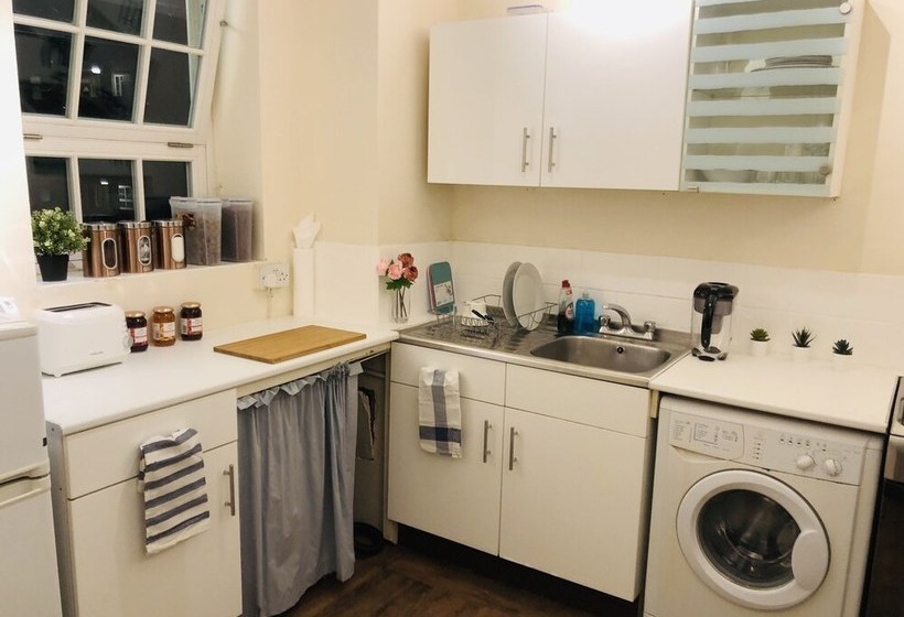 3bed Apartment Next To Eurostar Station