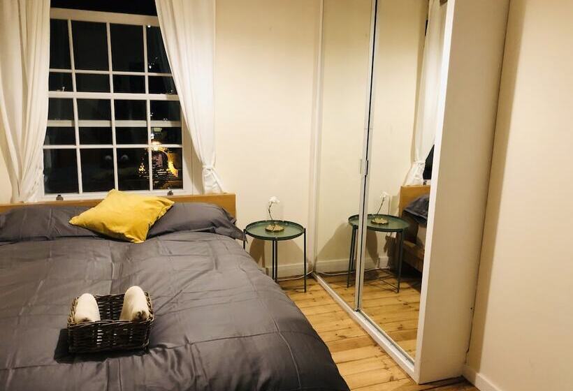 3bed Apartment Next To Eurostar Station