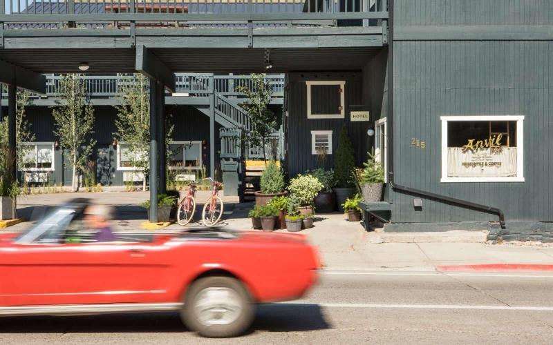 هاستل Cache House