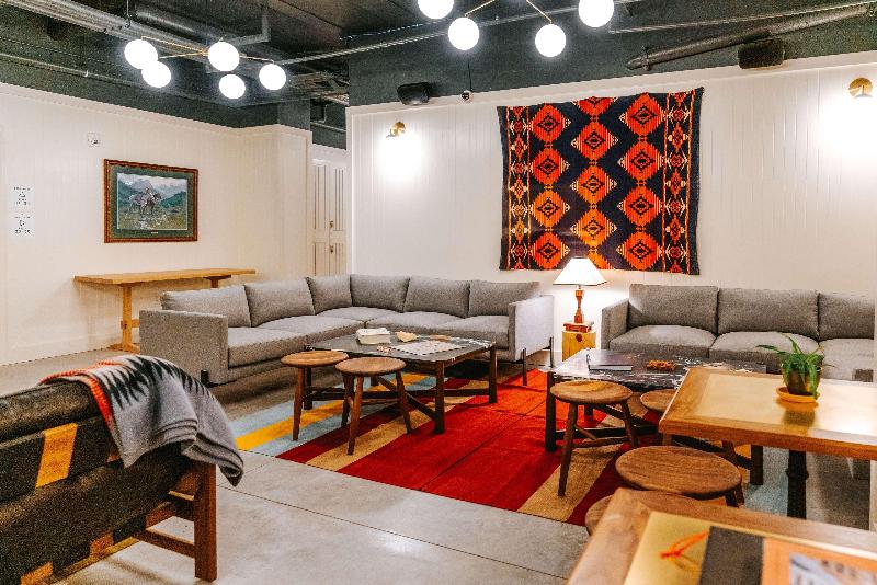 هاستل Cache House