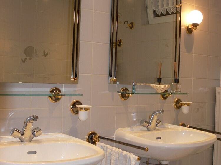 住宿加早餐  Die Villa Mettmann