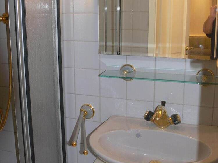 住宿加早餐  Die Villa Mettmann