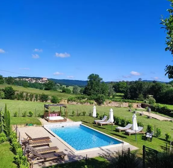 تختخواب و صبحانه Maison Mazille