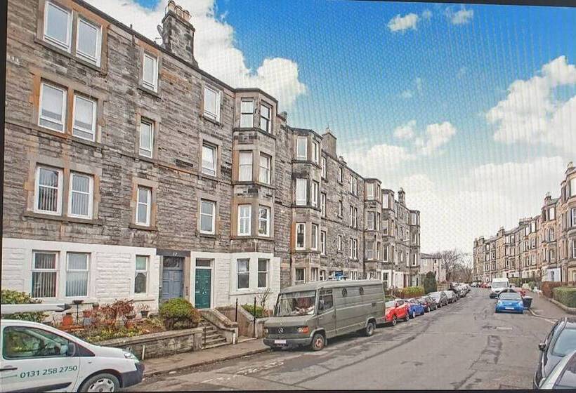 Cosy Flat With Garden View