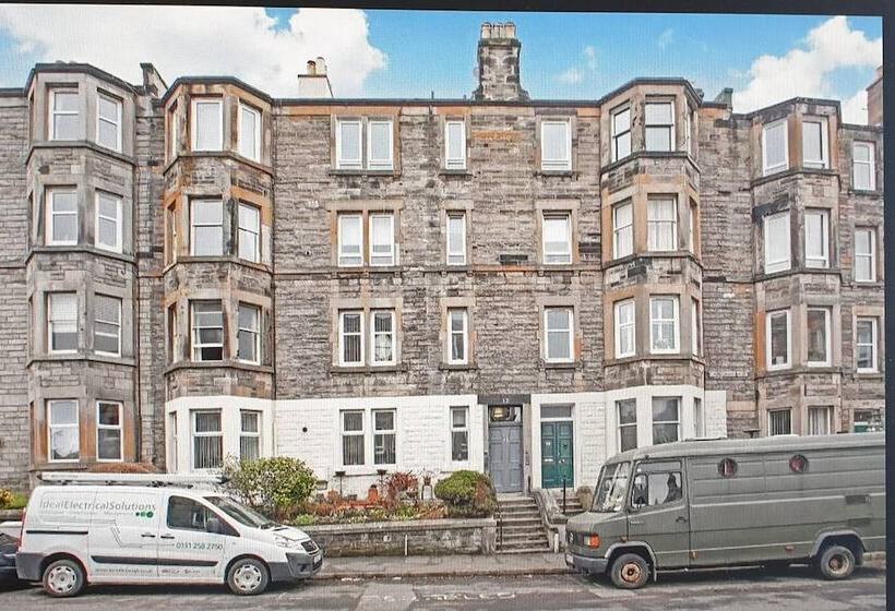 Cosy Flat With Garden View