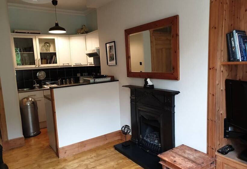 Cosy Flat With Garden View