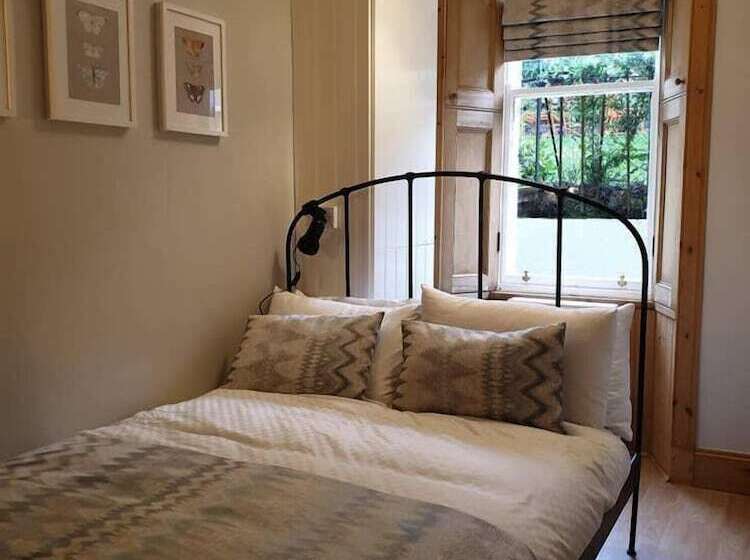 Cosy Flat With Garden View