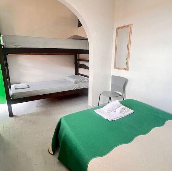 Green Door Hostal San Gil   Hostel