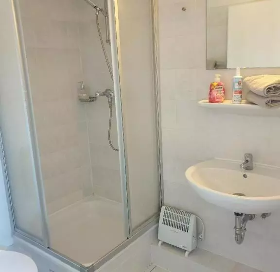 Rooming24, Kleine Pension