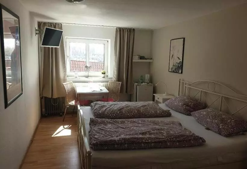 Rooming24, Kleine Pension