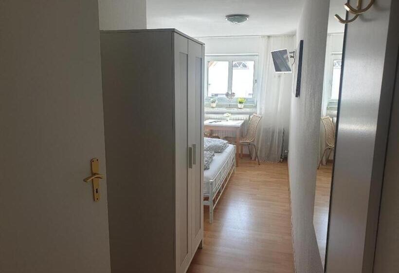 Rooming24, Kleine Pension