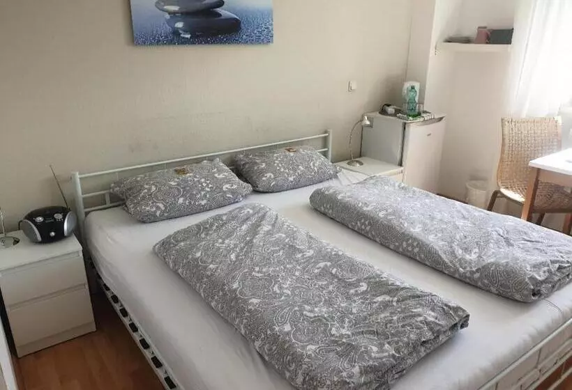 Rooming24, Kleine Pension