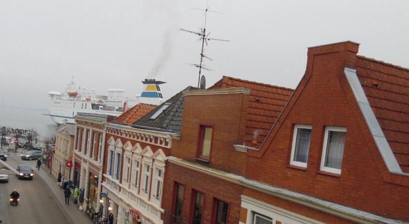 Rooming24, Kleine Pension