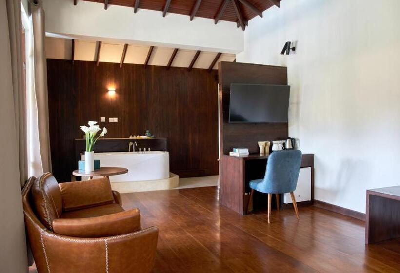 Seahorse Hotel & Spa