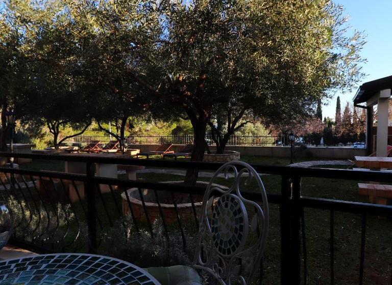 Apartments Trstenica