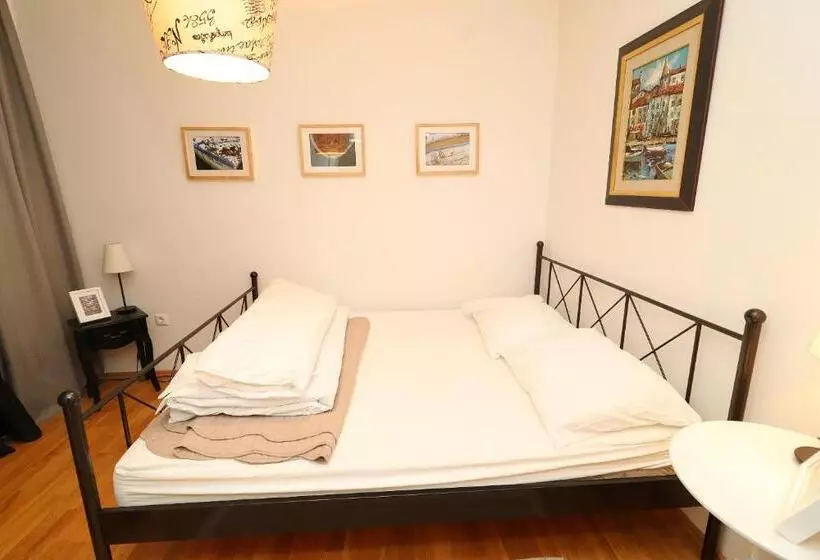 Apartments Trstenica