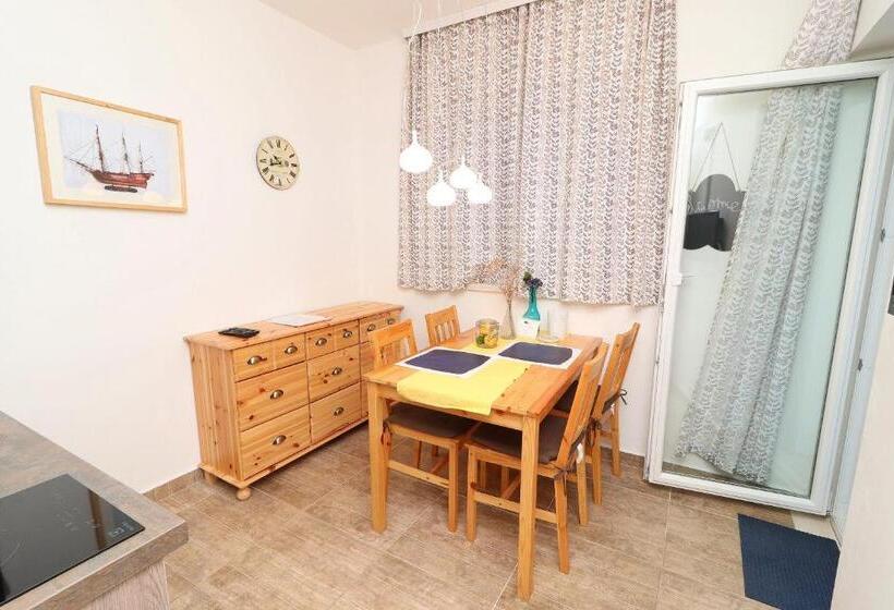 Apartments Trstenica