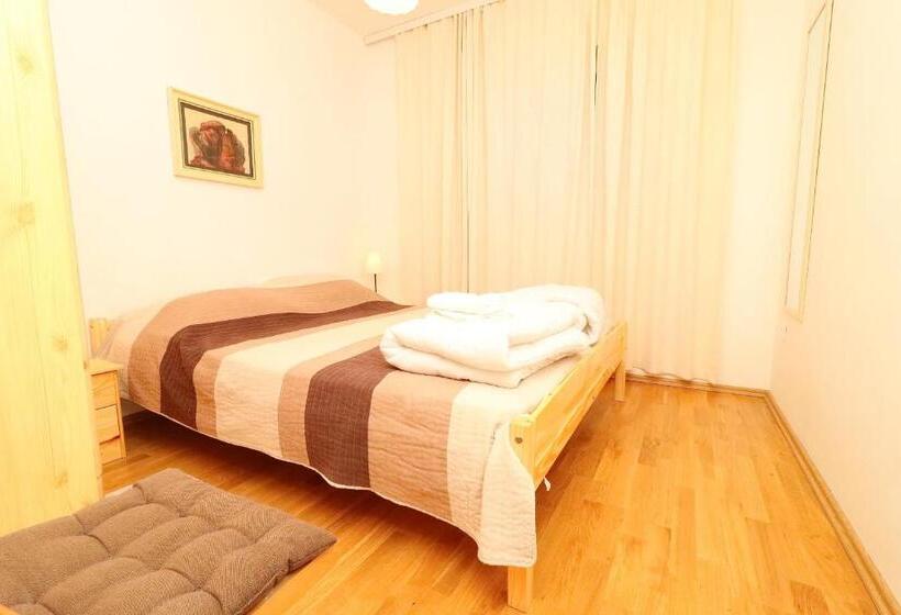 Apartments Trstenica