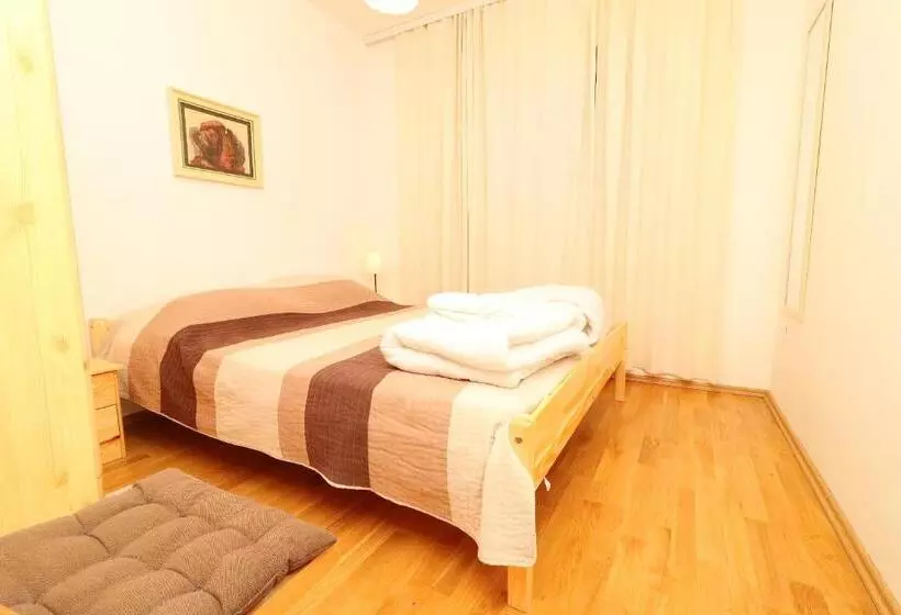 Apartments Trstenica