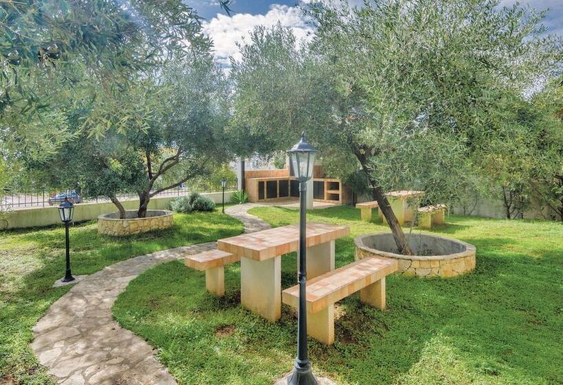 Apartments Trstenica