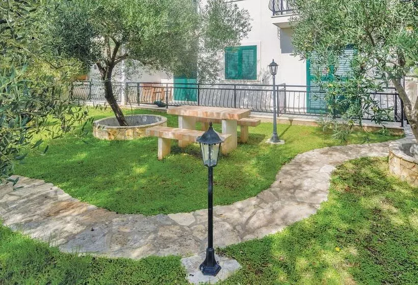 Apartments Trstenica