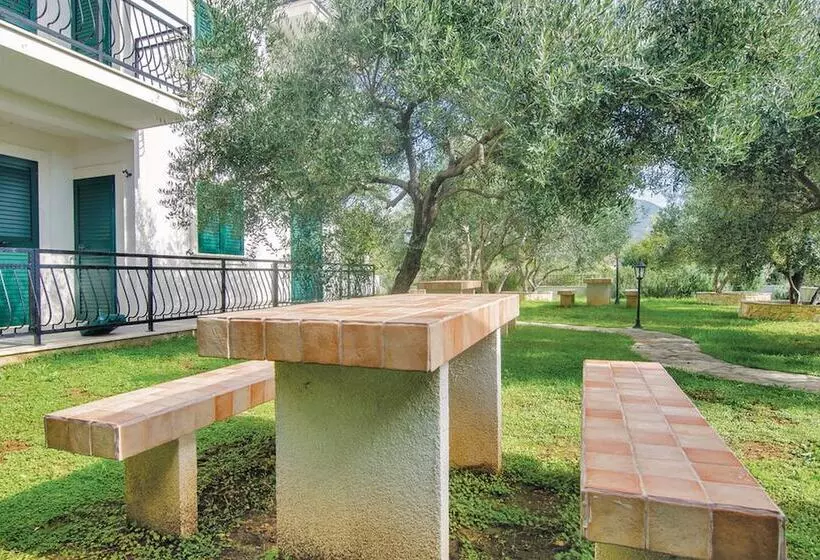 Apartments Trstenica