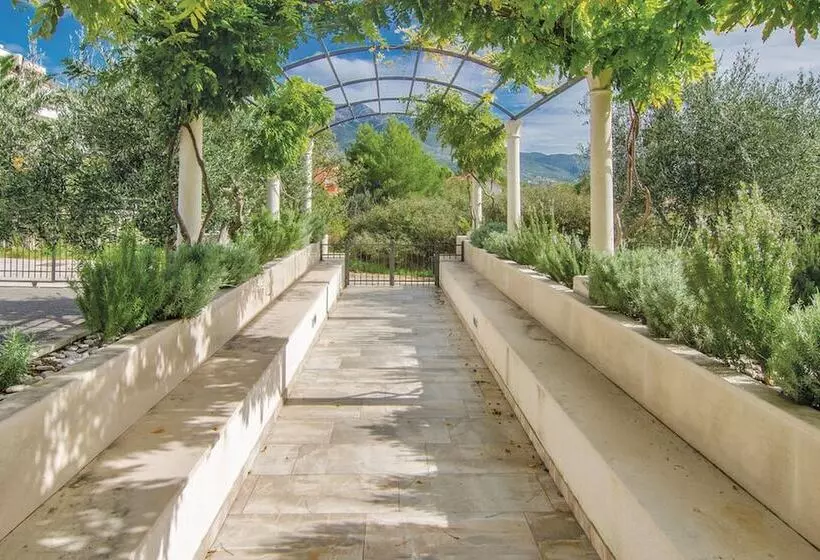 Apartments Trstenica