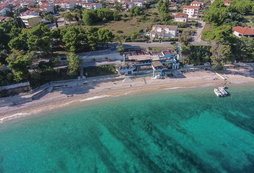 Apartments Trstenica