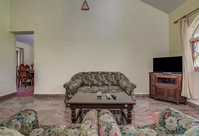 Oyo 12150 Home Spacious 2bhk Betalbatim