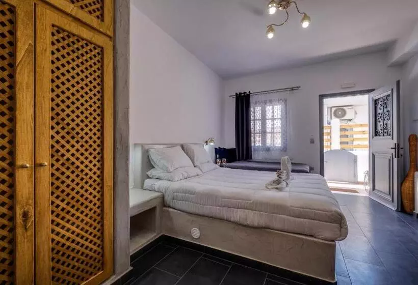 Majatalo Beach Houses Santorini