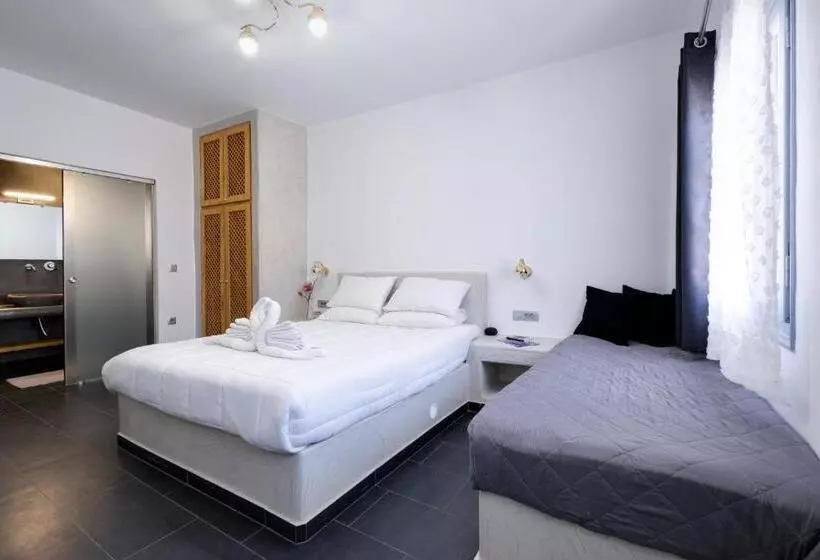 Majatalo Beach Houses Santorini