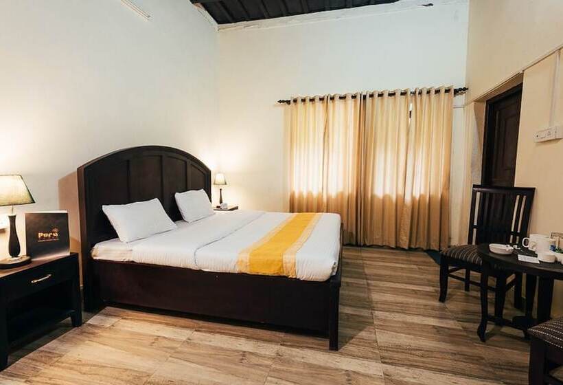 پانسیون The Camphor Tree Pura Stays