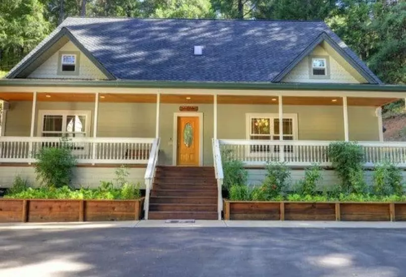 Aamiaismajoitus (B&B) North Canyon Inn