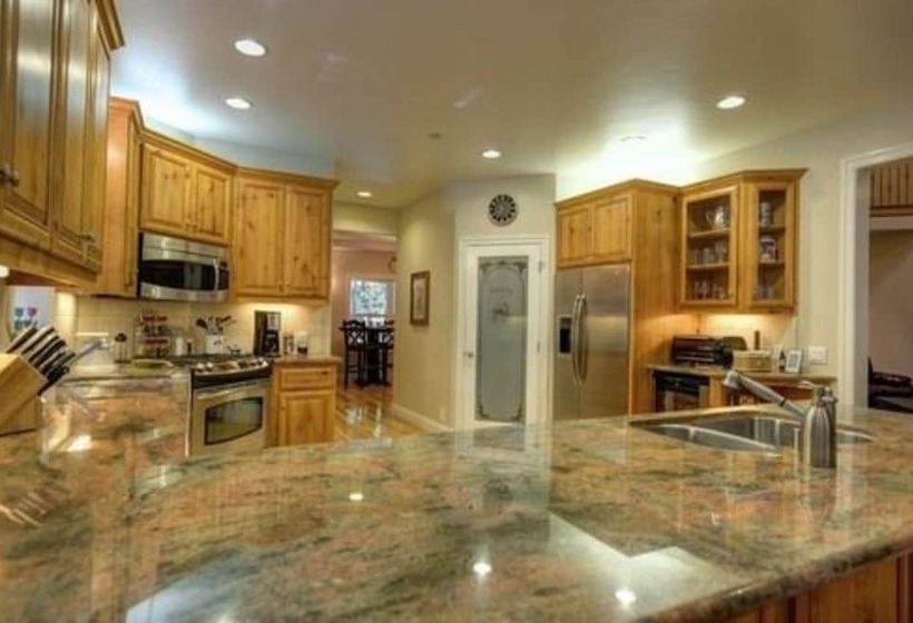 住宿加早餐  North Canyon Inn