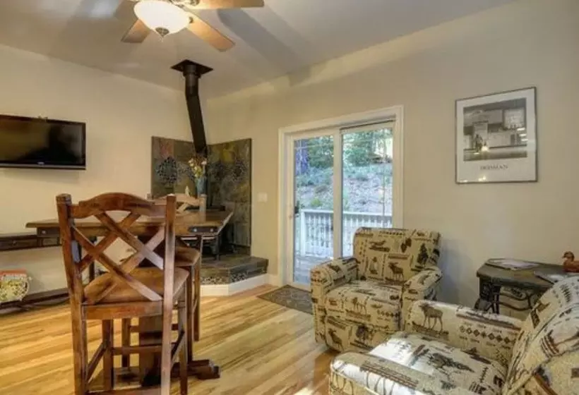 Aamiaismajoitus (B&B) North Canyon Inn