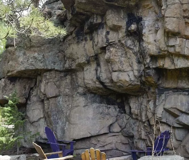 The Woolly Bugger Inn