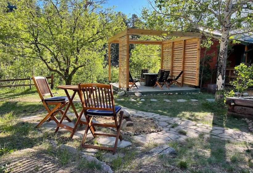 The Woolly Bugger Inn