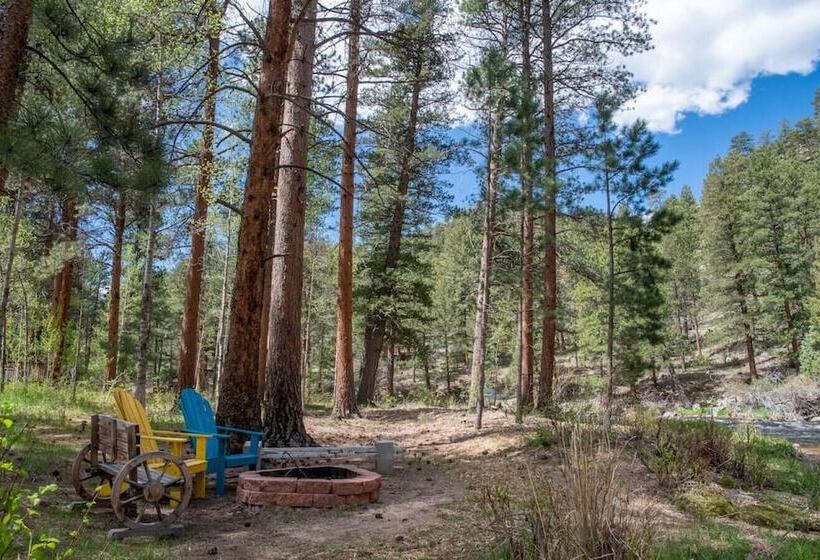 The Woolly Bugger Inn