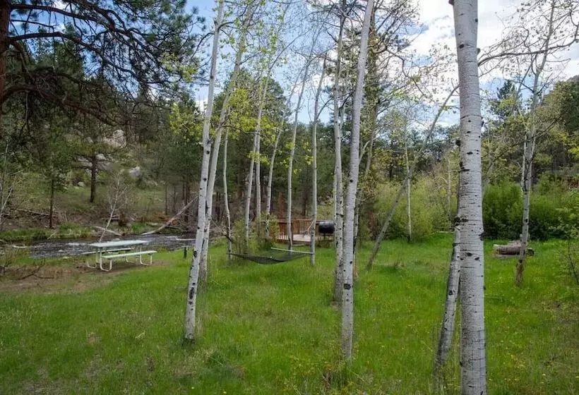 The Woolly Bugger Inn