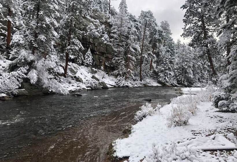 The Woolly Bugger Inn
