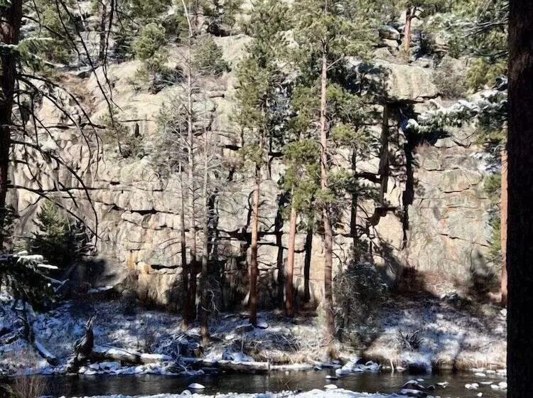 The Woolly Bugger Inn