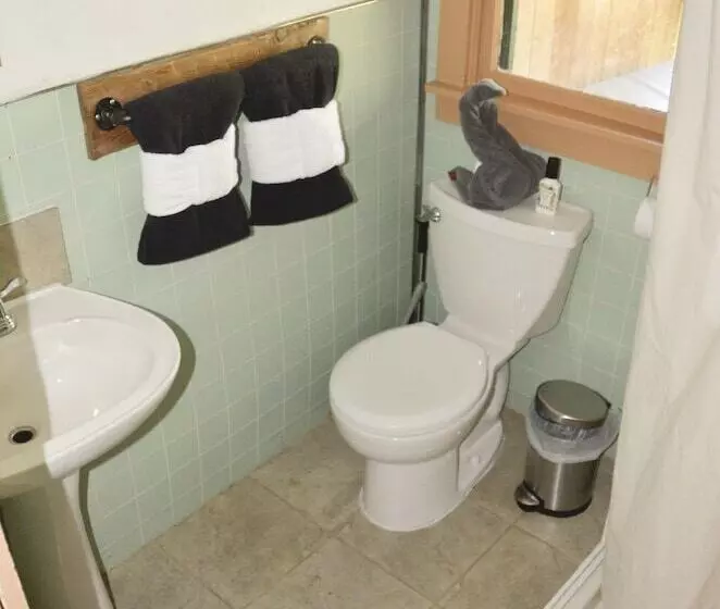 The Woolly Bugger Inn