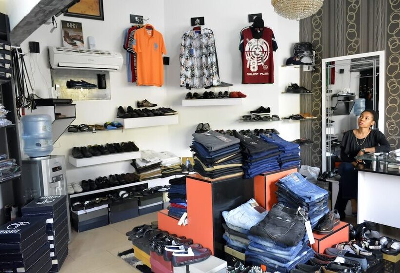 Golphins Suites And Hotels