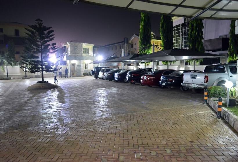 Golphins Suites And Hotels