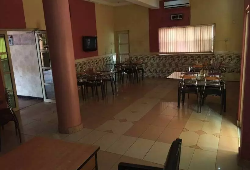 Golphins Suites And Hotels